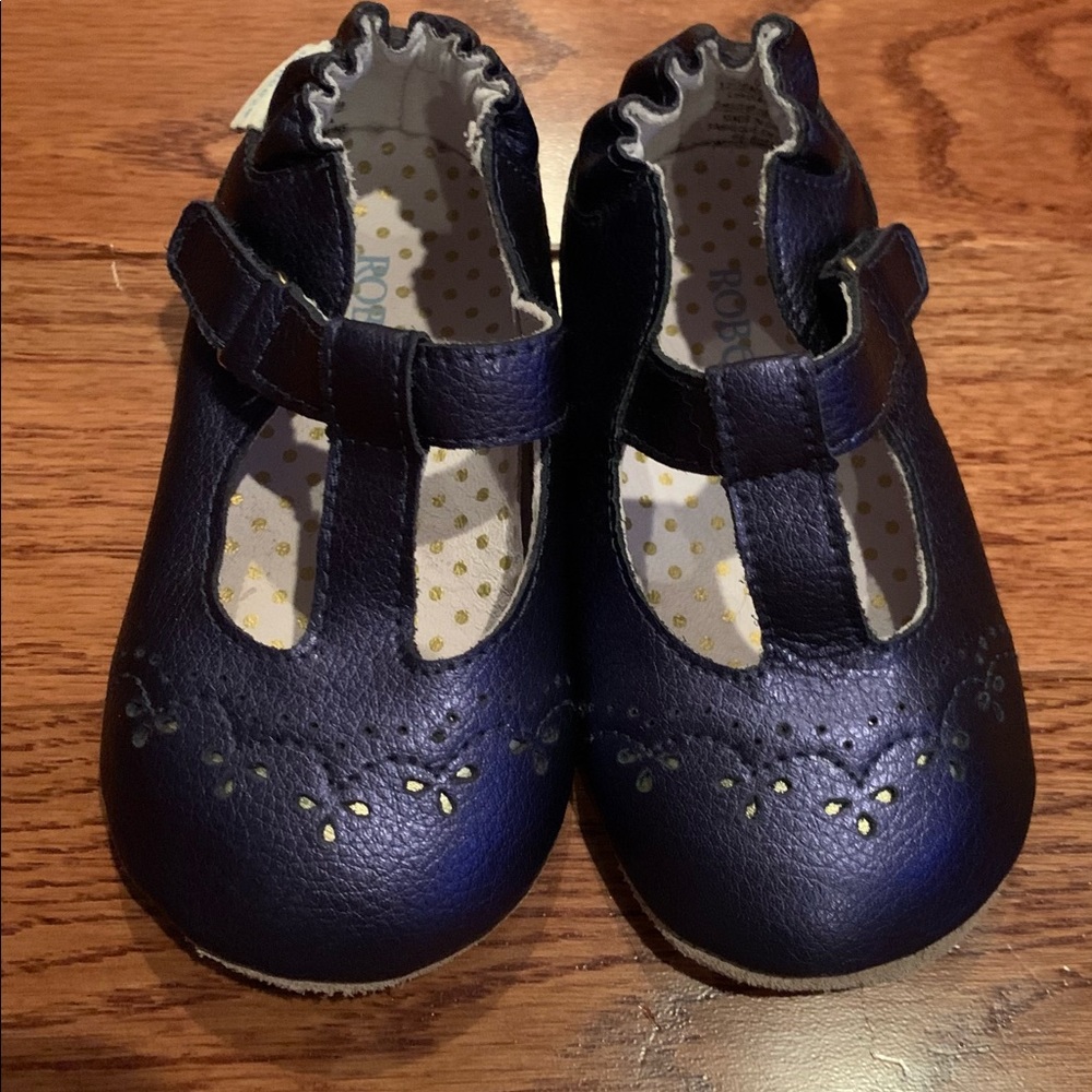 Robeez- 18-24m crib shoes